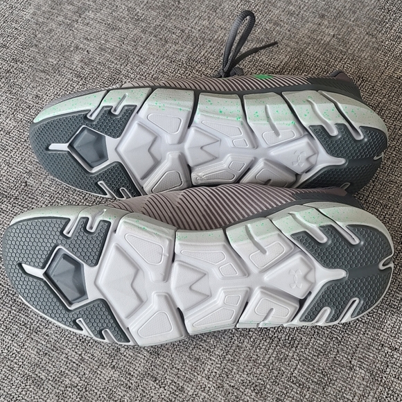 Youth Underarmour Level X size 6.5 - Picture 3 of 3